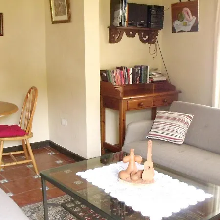 Cozy House With Sea And Mountain Views In Prázdninový dům
